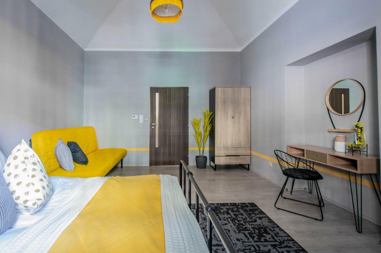2BDR Balcony Apt with Awesome View by Ruterra Praga Exterior foto